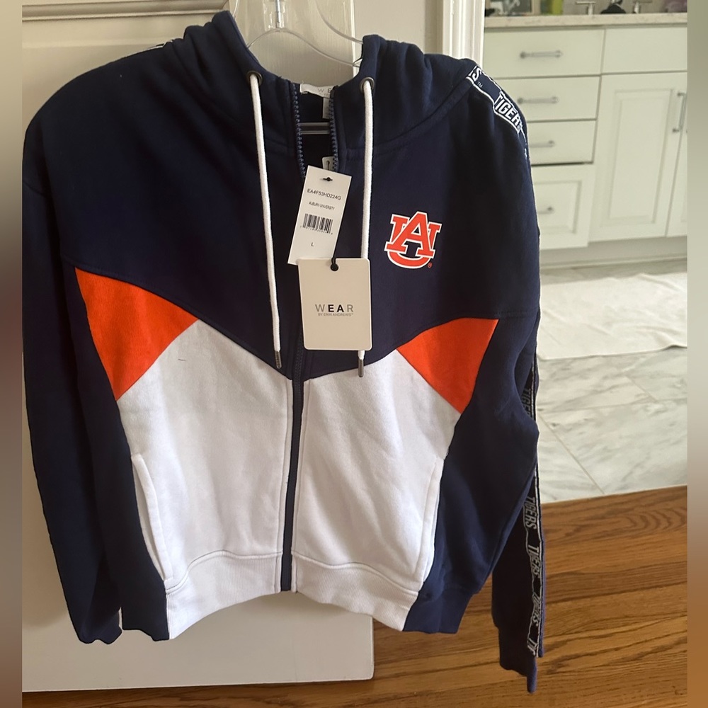 Auburn sweatshirt. Size large (runs small). Wear by EA collection.